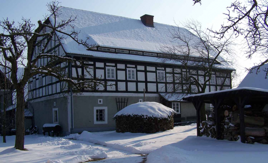 Wohnhaus_im_Winterjpg